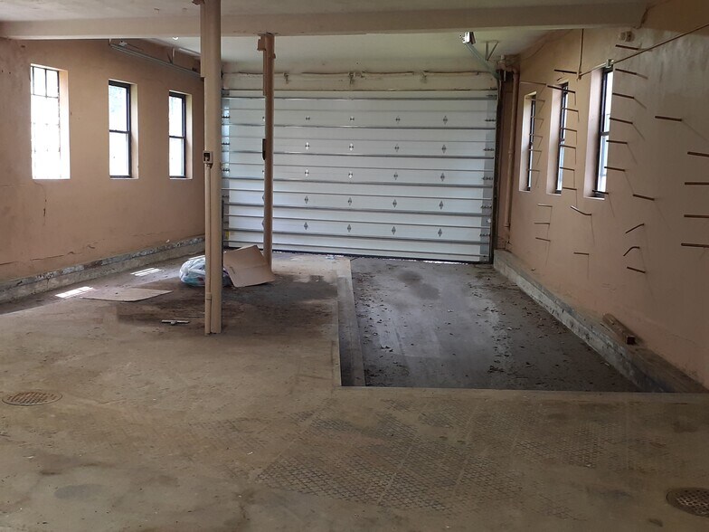 More Photos Of 2763 Highway 6, Slate Hill Warehouse For Sale