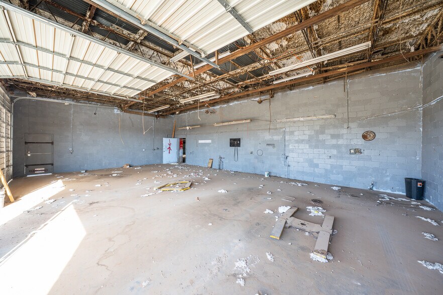 More Photos Of 2722-2724 Texas Ave, Lubbock Warehouse For Sale