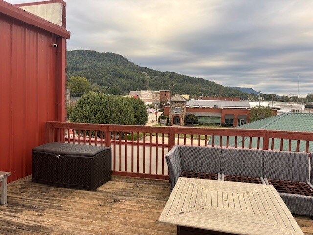 More Photos Of 401 S Cedar Ave, South Pittsburg Industrial For Sale