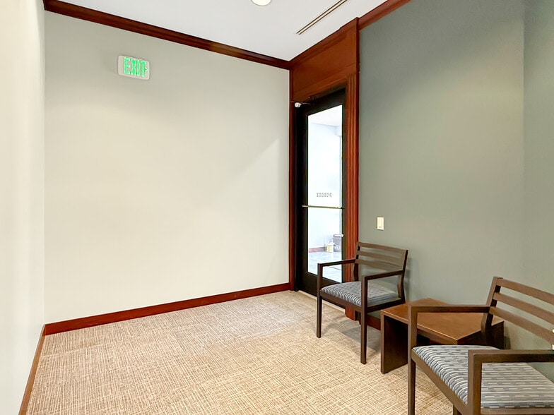 More Photos Of 401 Wabash Ave, Terre Haute Office For Sale