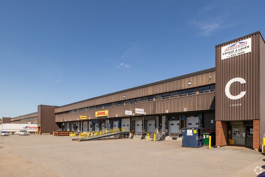 More Photos Of 12005 Raymonde-de Laroche, Mirabel Distribution For Lease