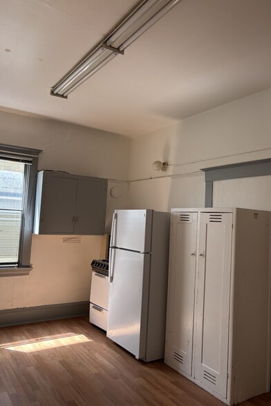 More Photos Of 210 Tunnel Ave, Richmond Apartments For Sale