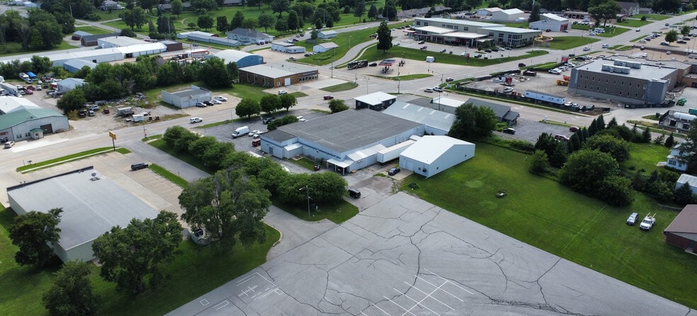 Primary Photo Of 1112 Chatburn Ave, Harlan Industrial For Sale