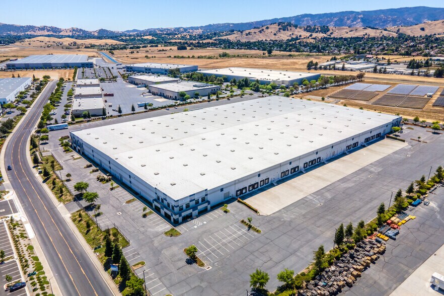 More Photos Of 2041 Cessna Dr, Vacaville Warehouse For Lease