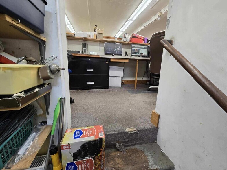 More Photos Of 631 Main St, Chatham Storefront For Lease