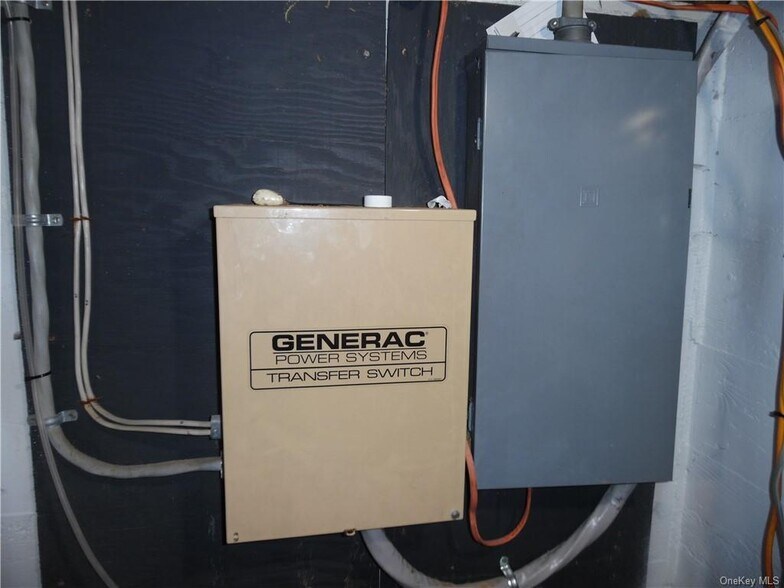 More Photos Of 89 Sullivan Ave, Liberty Bar For Sale