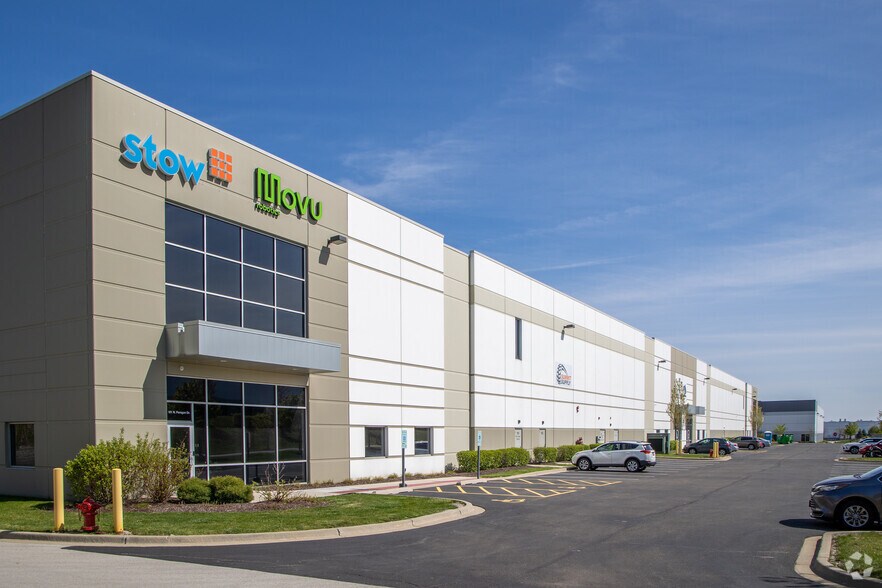 More Photos Of 101 Paragon Dr, Romeoville Warehouse For Lease