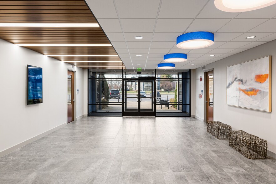 More Photos Of 7410 New La Grange Rd, Louisville Office For Lease