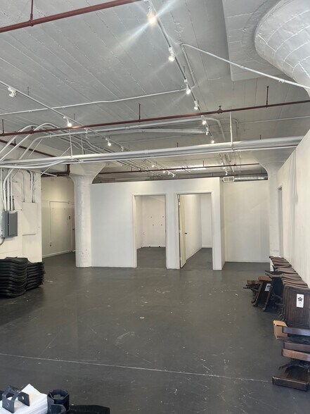 More Photos Of 1922 E 7th Pl, Los Angeles Light Manufacturing For Lease
