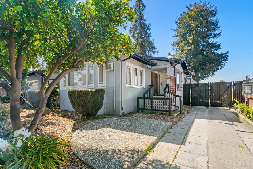 More Photos Of 22427 Montgomery St, Hayward Congregate Senior Housing For Sale
