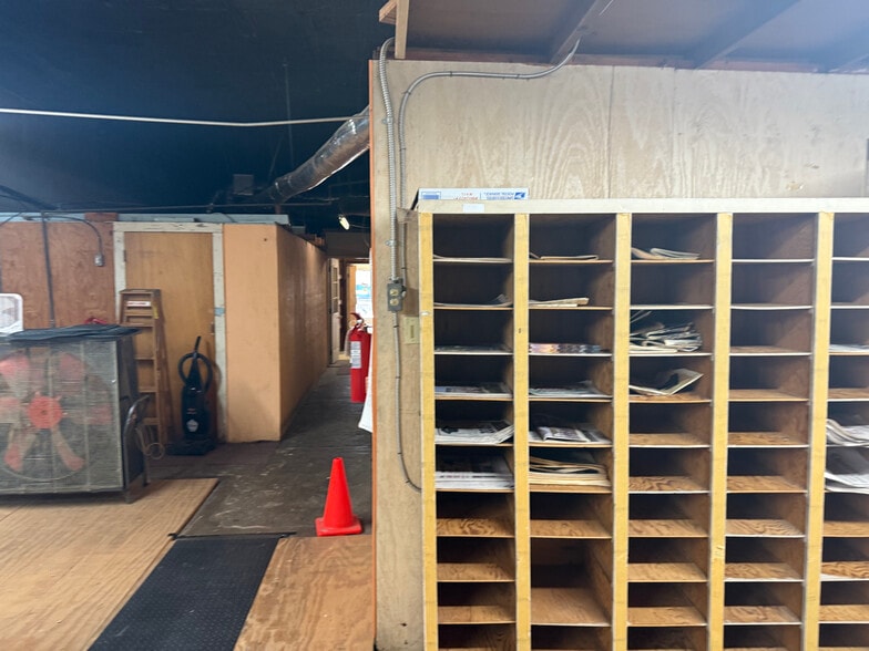 More Photos Of 108 E 1st St, Cameron General Retail For Sale