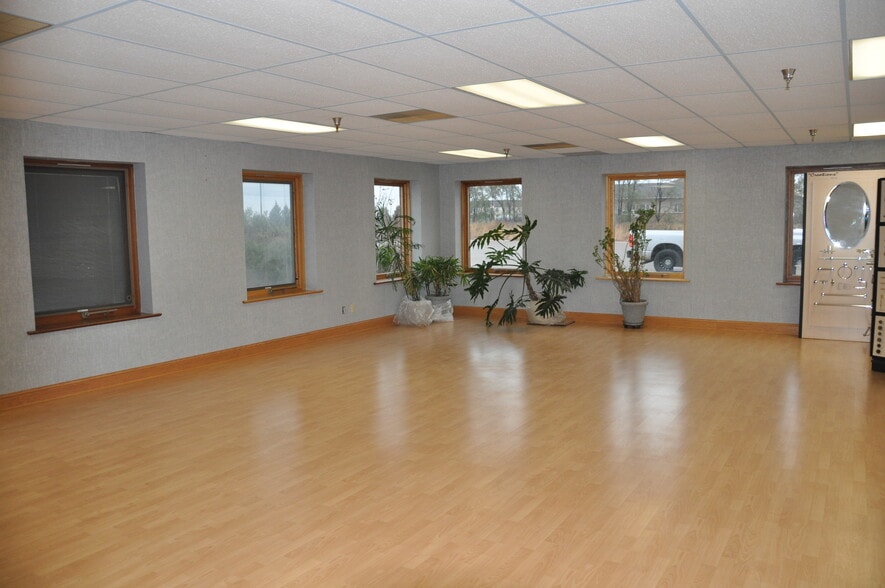 More Photos Of 1324-1330 Edmonson Ave NE, Monticello Manufacturing For Lease