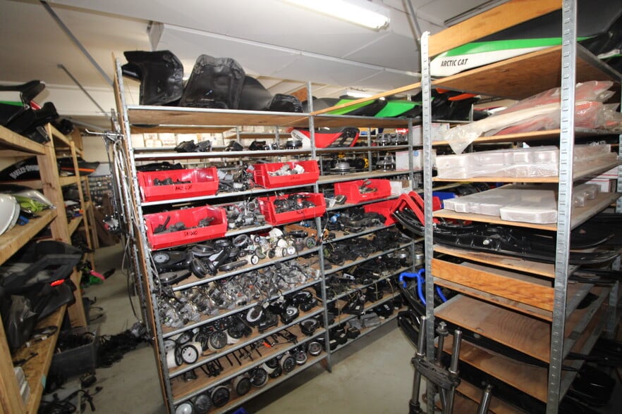 More Photos Of 585 S Main St, Central Square Auto Dealership For Sale