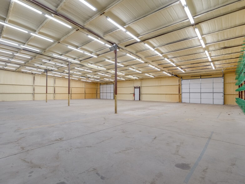 More Photos Of 122 N Hickory, Roff Flex For Sale