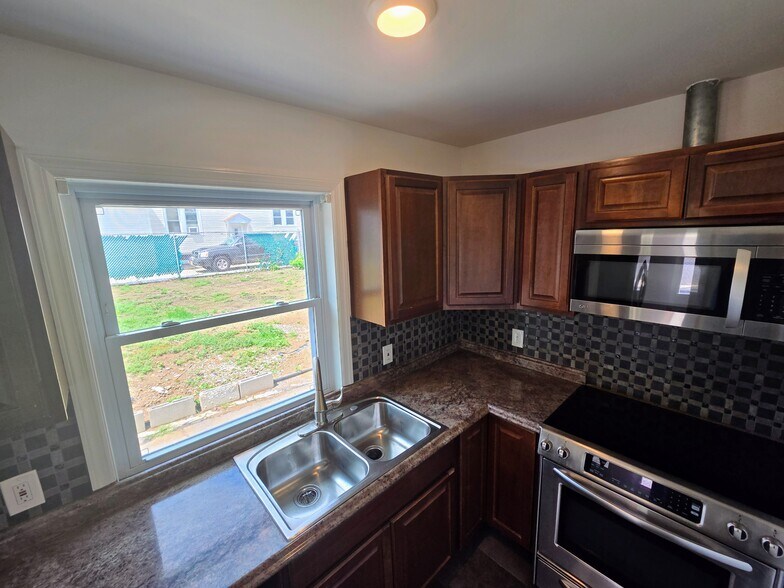 More Photos Of 1125 Prospect St, Ewing Storefront Retail Residential For Lease