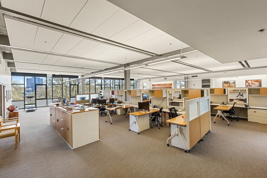 More Photos Of 45 SW Ankeny St, Portland Office For Sale