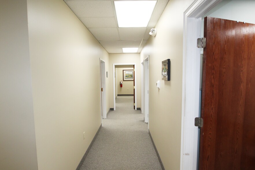 More Photos Of 150 Smokerise Dr, Wadsworth Office Residential For Sale