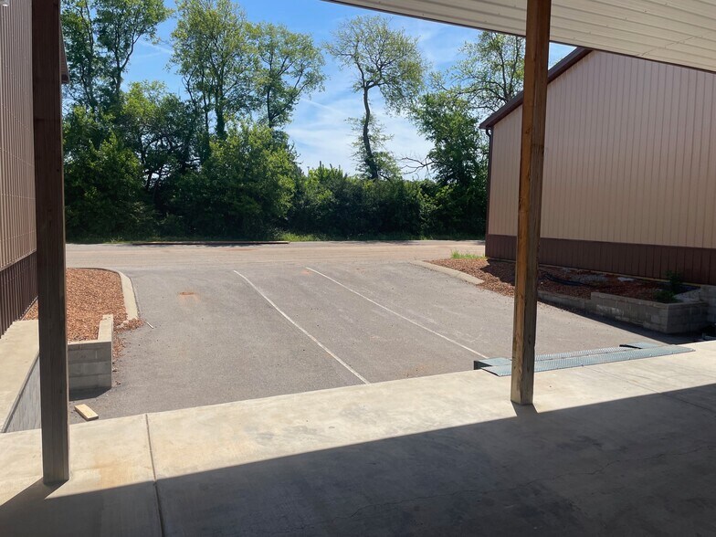 More Photos Of 1080 International Blvd, Clarksville Industrial For Lease