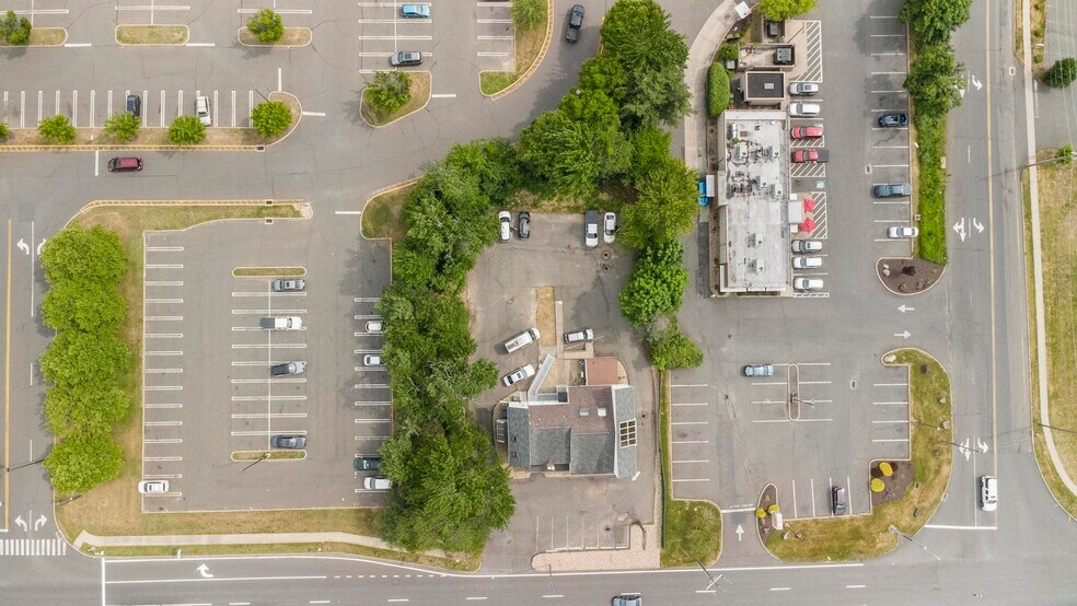 More Photos Of 1842 Meriden Waterbury Tpke, Southington Office For Sale