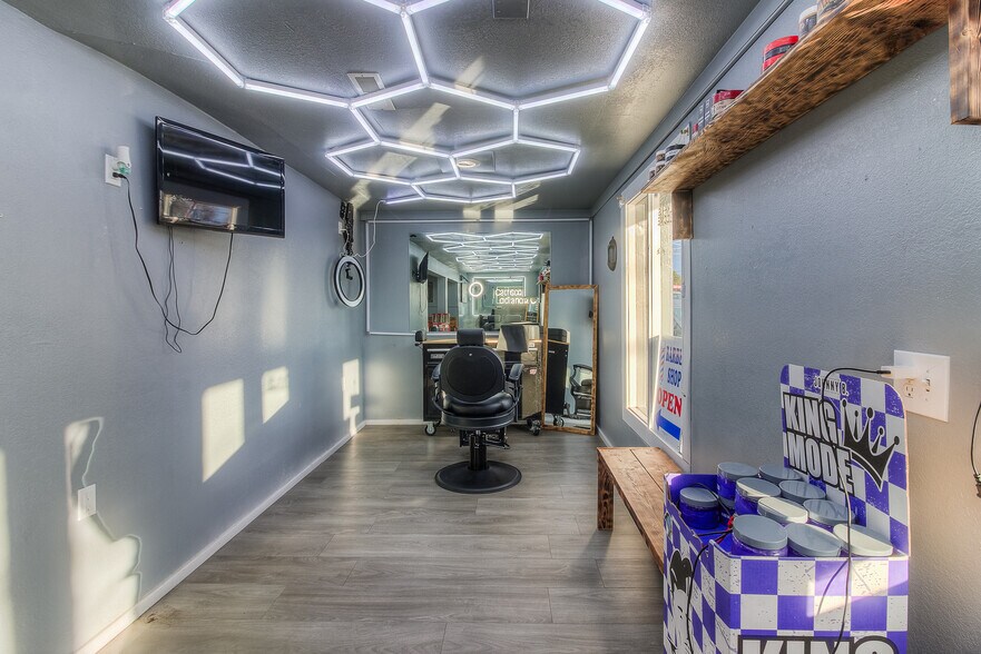 More Photos Of 4813 Tieton Dr, Yakima Storefront Retail Office For Sale