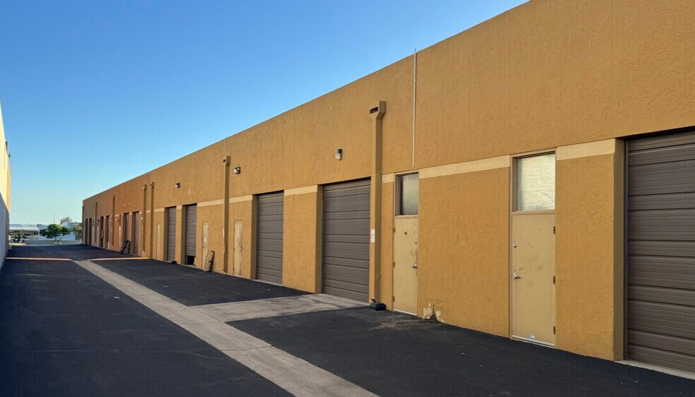 More Photos Of 7655 E Evans Rd, Scottsdale Warehouse For Lease