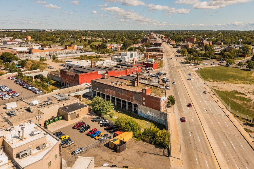 More Photos Of 1911-1971 Gratiot Ave, Detroit Warehouse For Sale
