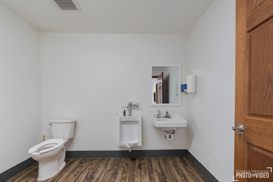 More Photos Of 612 Sinclair St, Gillette Industrial For Sale