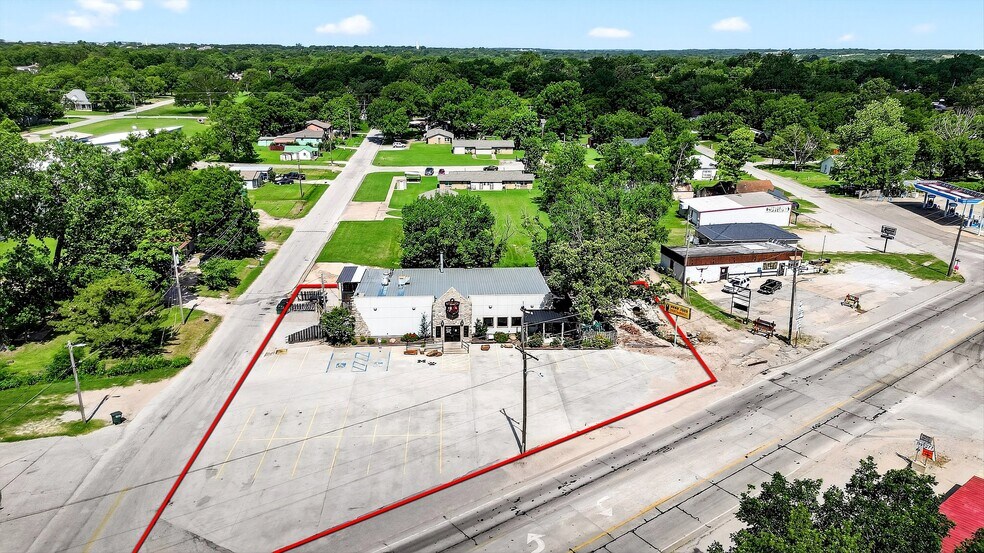 More Photos Of 301 N 1st St, Madill Restaurant For Sale