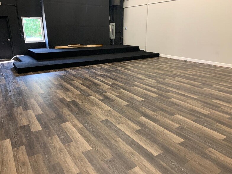 More Photos Of 4050 Westgate Ave, West Palm Beach Showroom For Lease