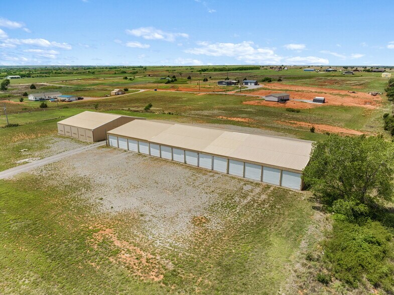 More Photos Of 10277 N 2130 Rd, Foss Convenience Store For Sale