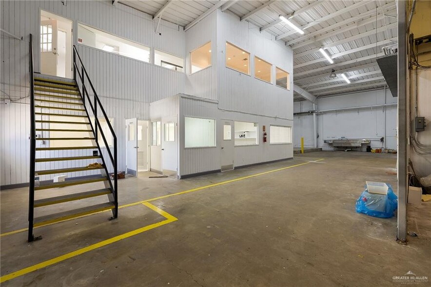 More Photos Of 100 N Dogwood St, Pharr Warehouse For Lease