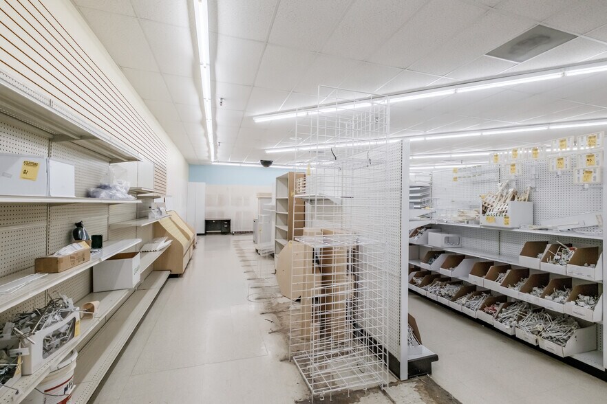 More Photos Of 2248 Santiam Hwy SE, Albany Freestanding For Lease