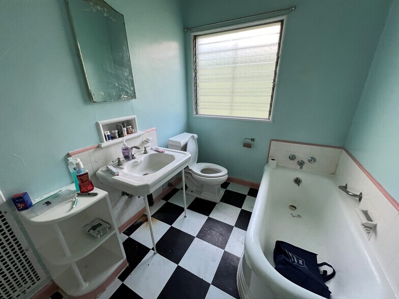 More Photos Of 310 S Crescent Heights Blvd, Los Angeles Apartments For Sale