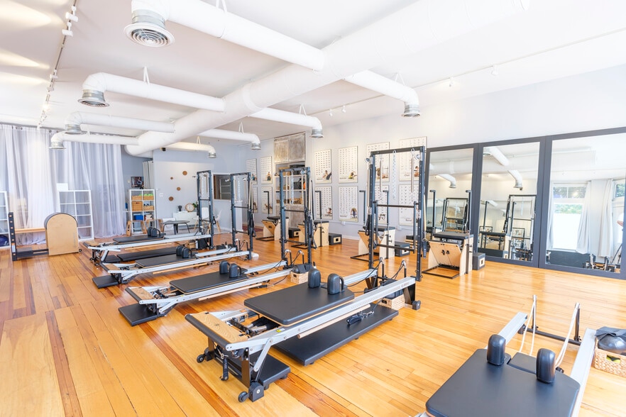 More Photos Of 2323 Barnard St, Savannah Storefront Retail Office For Lease