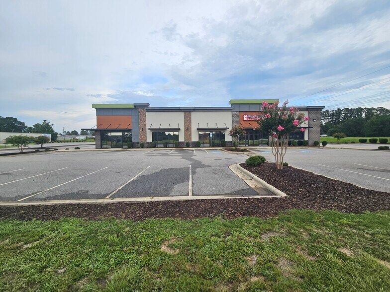 More Photos Of 220 Gridley Ln, Raeford Storefront Retail Office For Lease