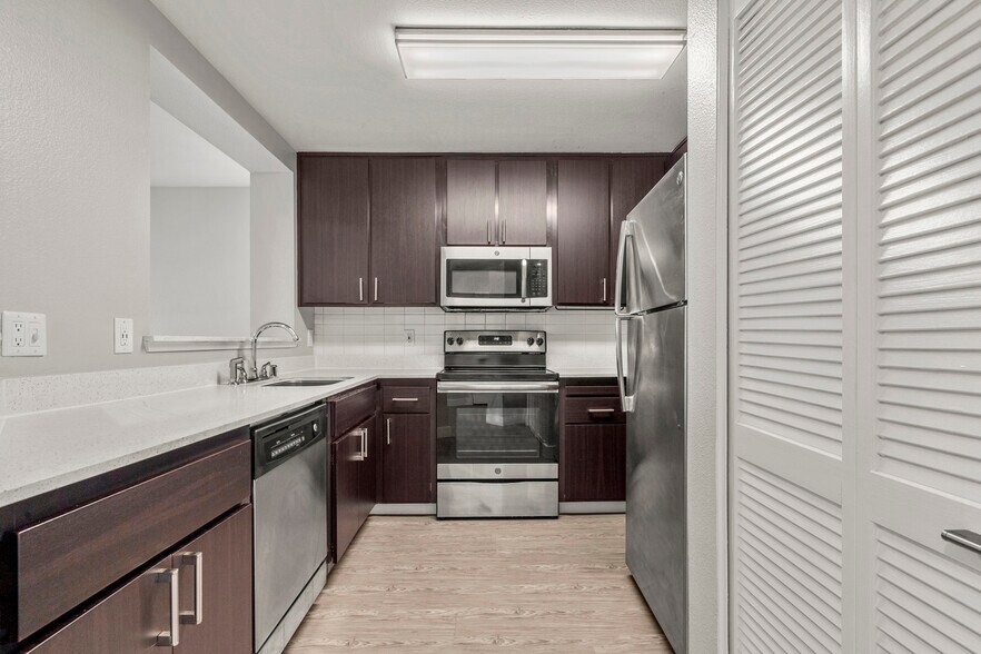 More Photos Of 1325 40th St, Emeryville Apartments For Lease