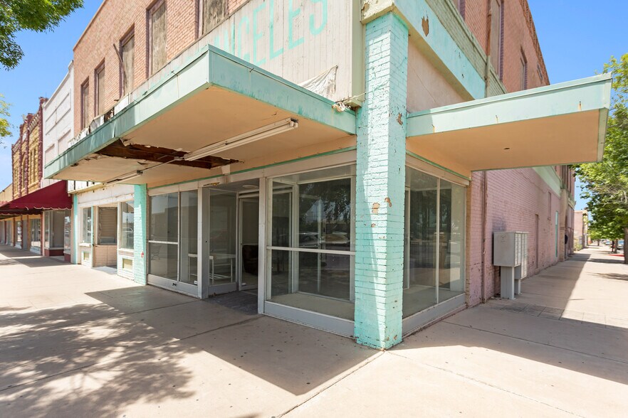 More Photos Of 844-846 N G Ave, Douglas Storefront Retail Residential For Sale