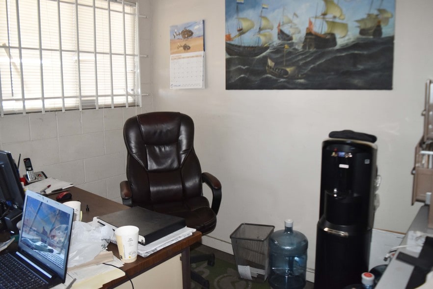 More Photos Of 1355 Brooks St, Ontario Warehouse For Lease