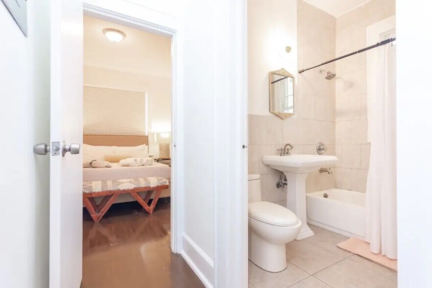 More Photos Of 401-411 NE 22nd St, Miami Apartments For Sale