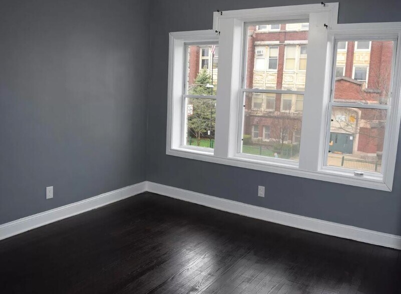 More Photos Of 6927 S Hermitage Ave, Chicago Apartments For Sale