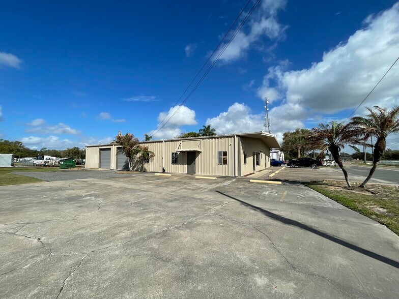 More Photos Of 1540 Kurt St, Eustis Manufacturing For Sale