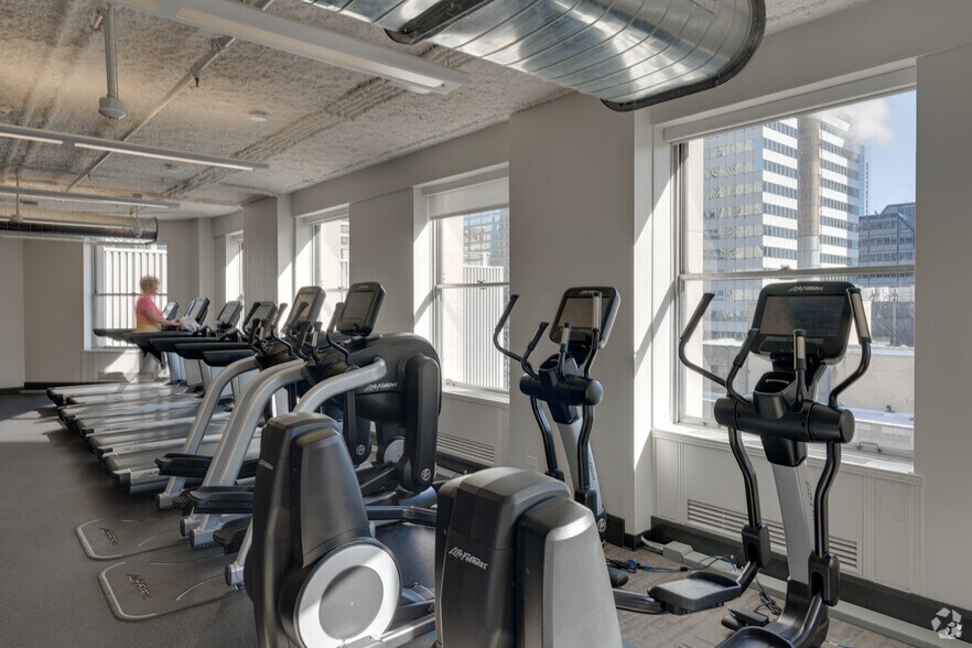 More Photos Of 135 S La Salle St, Chicago Office For Lease