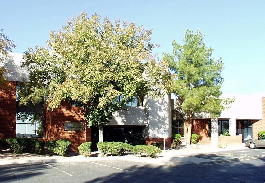 More Photos Of 104 S 54th St, Chandler Warehouse For Lease