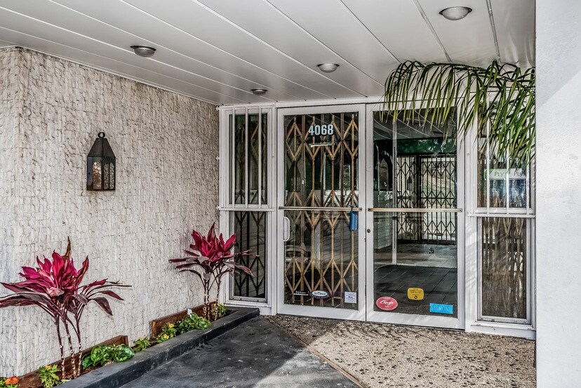 More Photos Of 4068 Redondo Beach Blvd, Torrance Freestanding For Lease