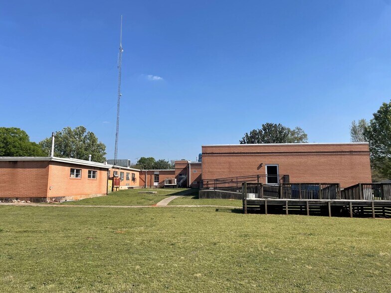 More Photos Of 1077 S Main St, Madison Assisted Living For Sale