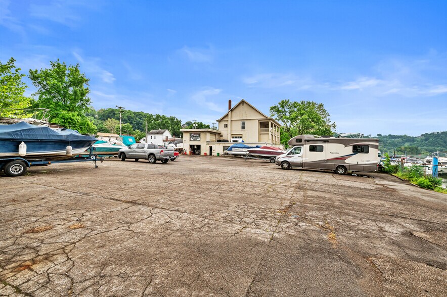 More Photos Of 228 Arch St, Verona Marina For Sale