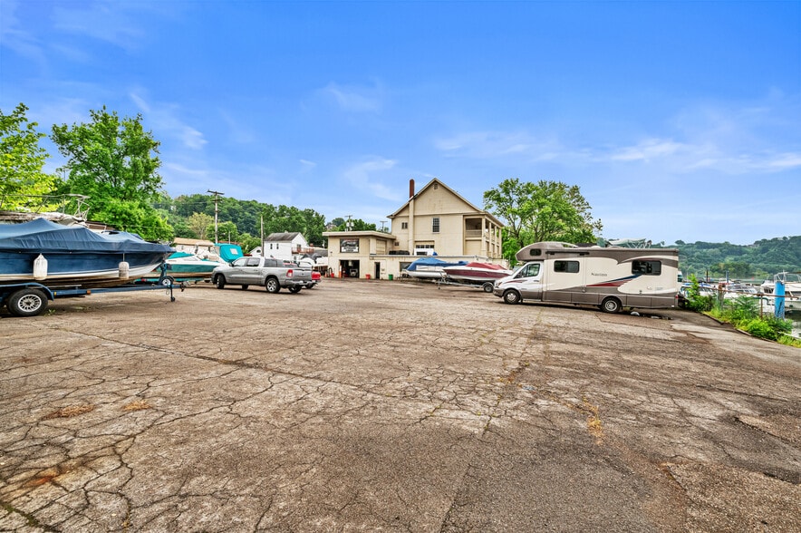 More Photos Of 228 Arch St, Verona Marina For Sale