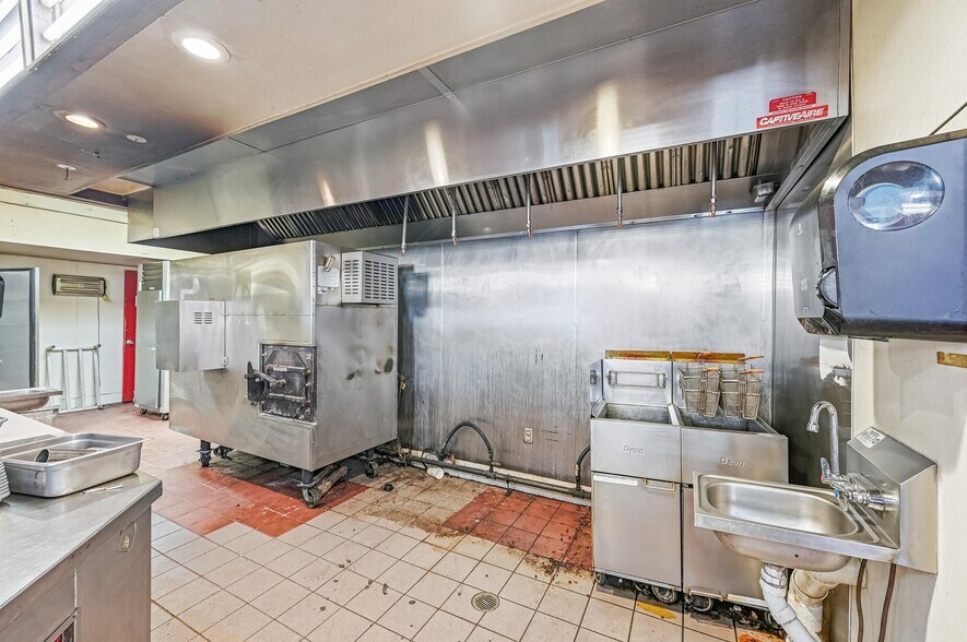 More Photos Of 565 W Bedford Euless Rd, Hurst Restaurant For Sale