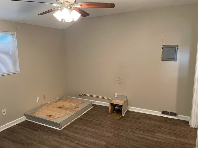 More Photos Of 103 Garland St, Greenfield Office Residential For Sale