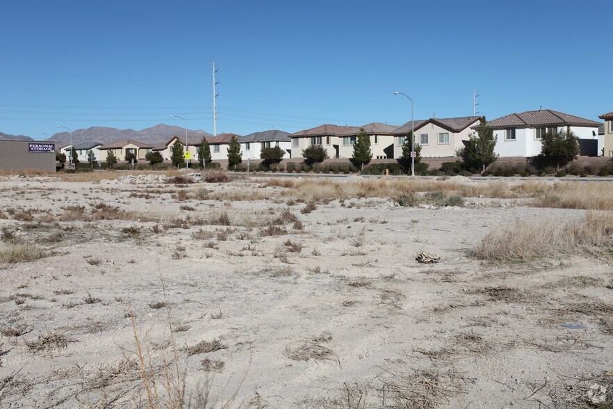 Primary Photo Of Donna St @ E Regena, North Las Vegas Freestanding For Lease
